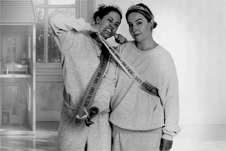 Den pæne pige kommer ikke - Christina & Nina - Ekstra show
